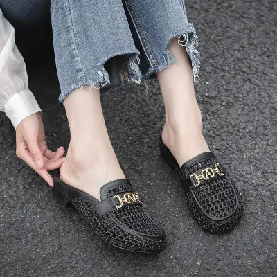 Fashion Closed-Toe Slippers 